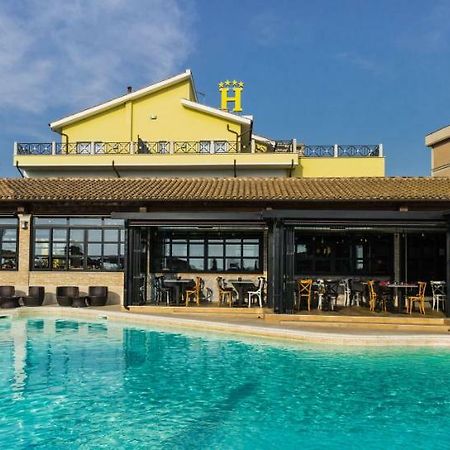 טרקיניה Hotel Villa Tirreno מראה חיצוני תמונה