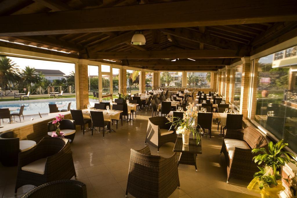 טרקיניה Hotel Villa Tirreno מראה חיצוני תמונה