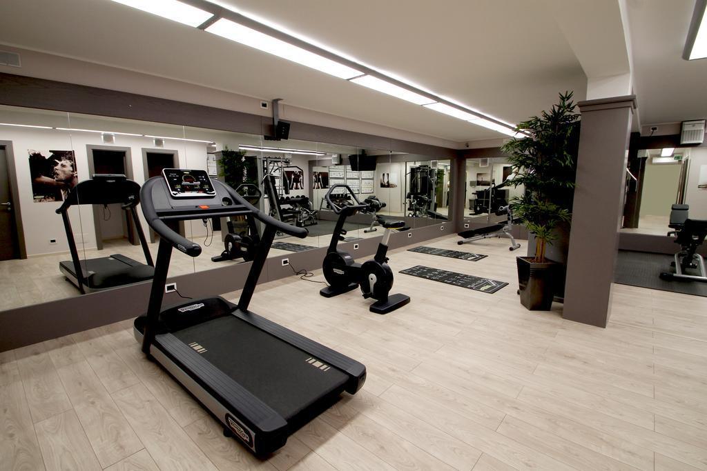 טרקיניה Hotel Villa Tirreno מראה חיצוני תמונה