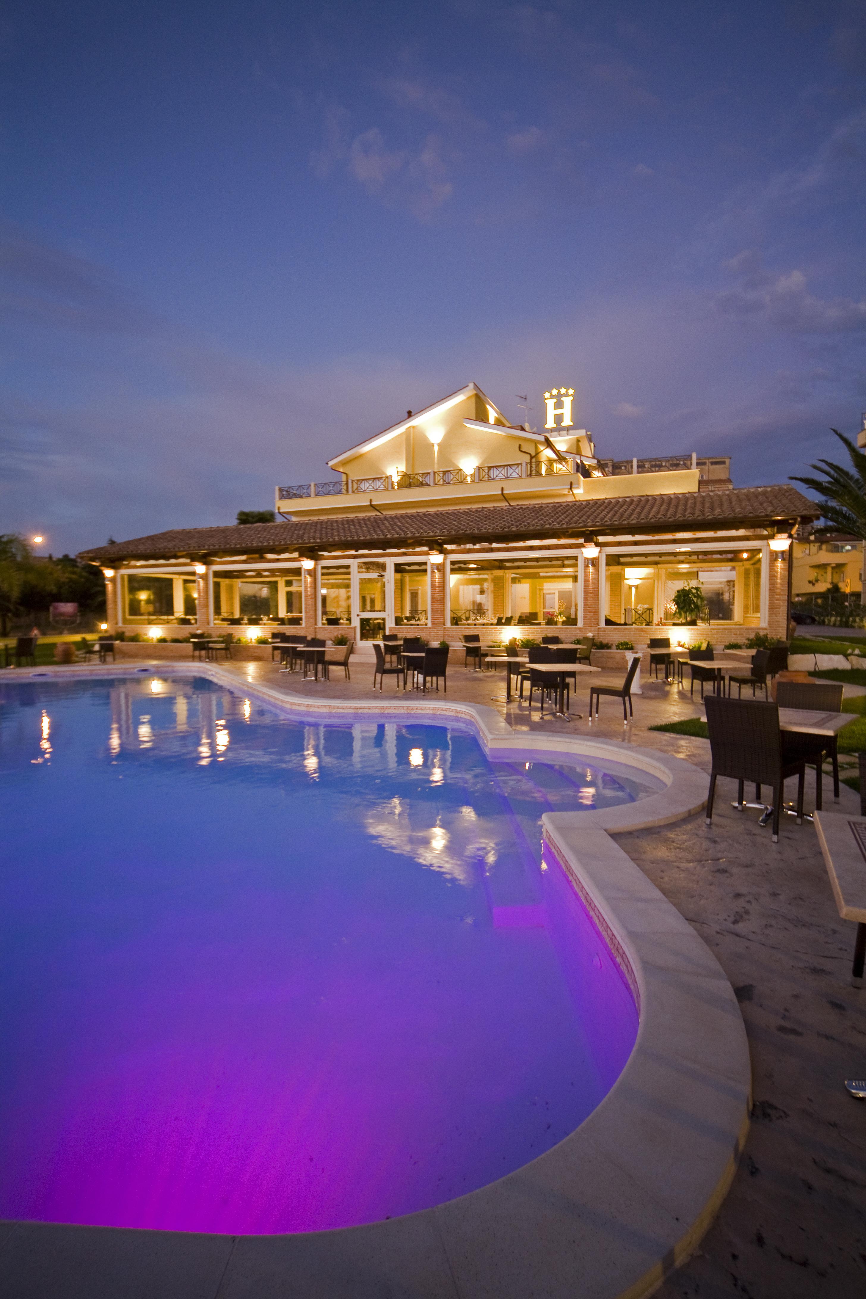טרקיניה Hotel Villa Tirreno מראה חיצוני תמונה