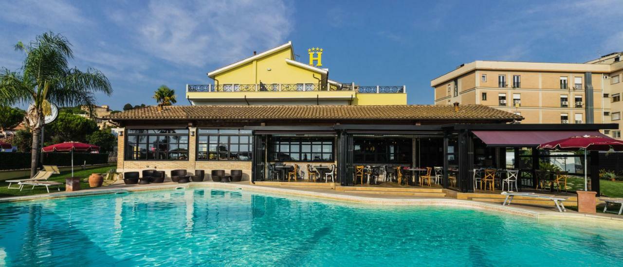 טרקיניה Hotel Villa Tirreno מראה חיצוני תמונה